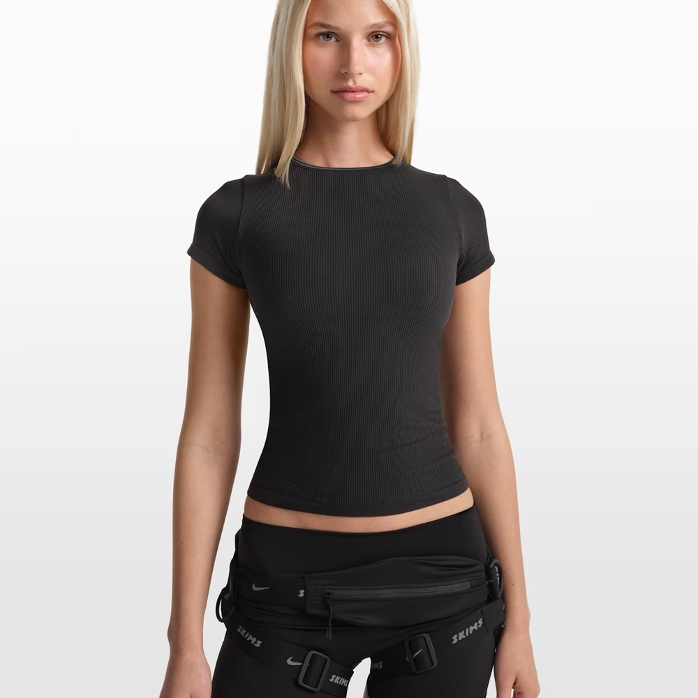 SKIMS X NIKE Ribbed Seamless Short Sleeve Top